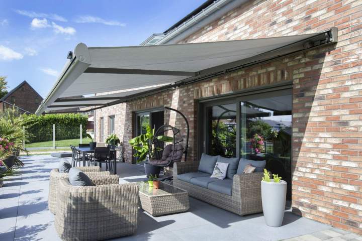 Pose de stores d'extérieurs et d'intérieurs